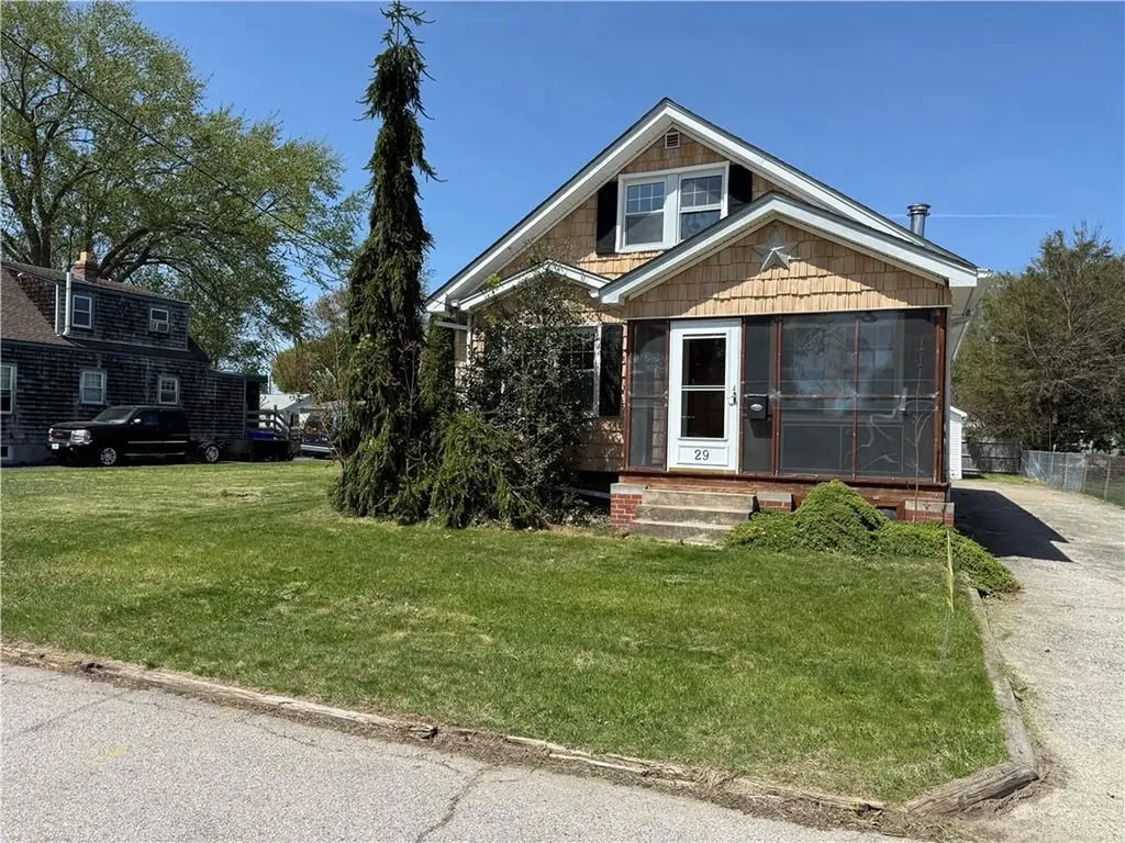 29 Lindy Avenue East Providence RI 02915