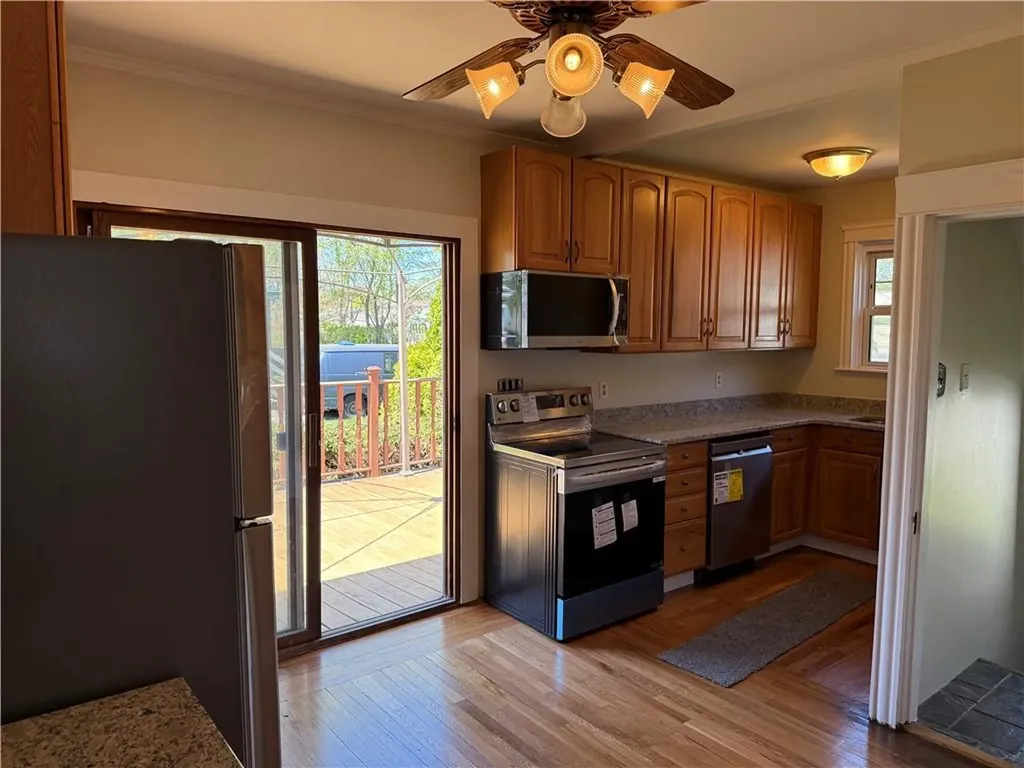 29 Lindy Avenue East Providence RI 02915