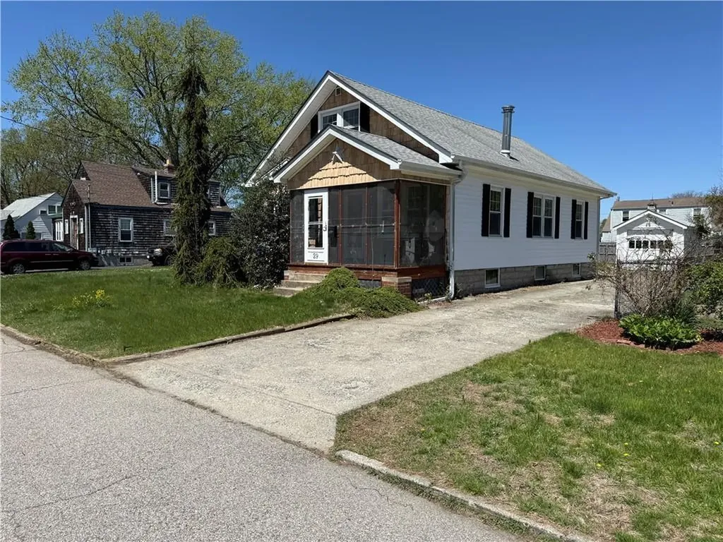 29 Lindy Avenue East Providence RI 02915