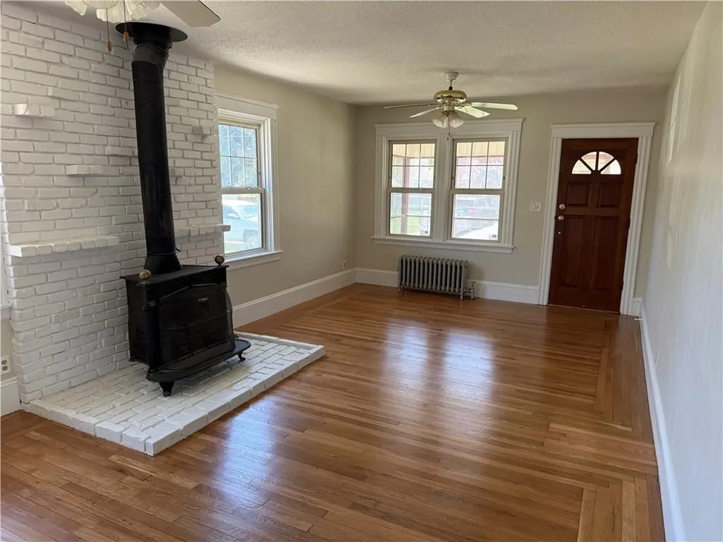 29 Lindy Avenue East Providence RI 02915