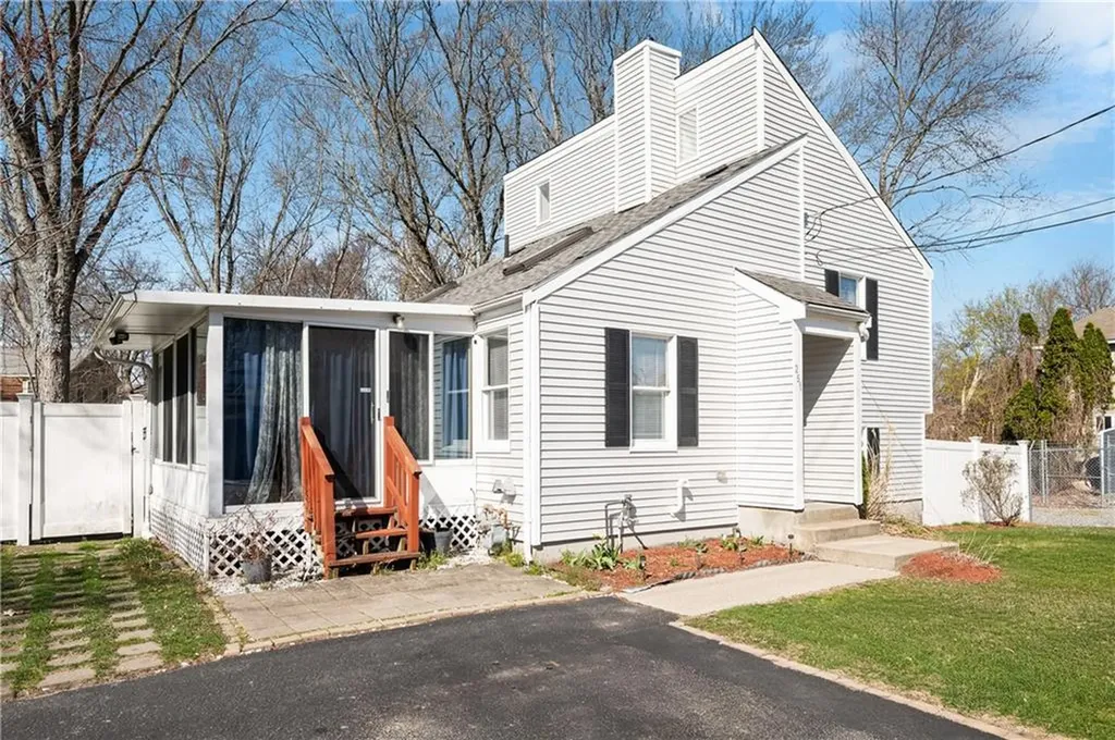 251 Mendon Road Woonsocket RI 02895