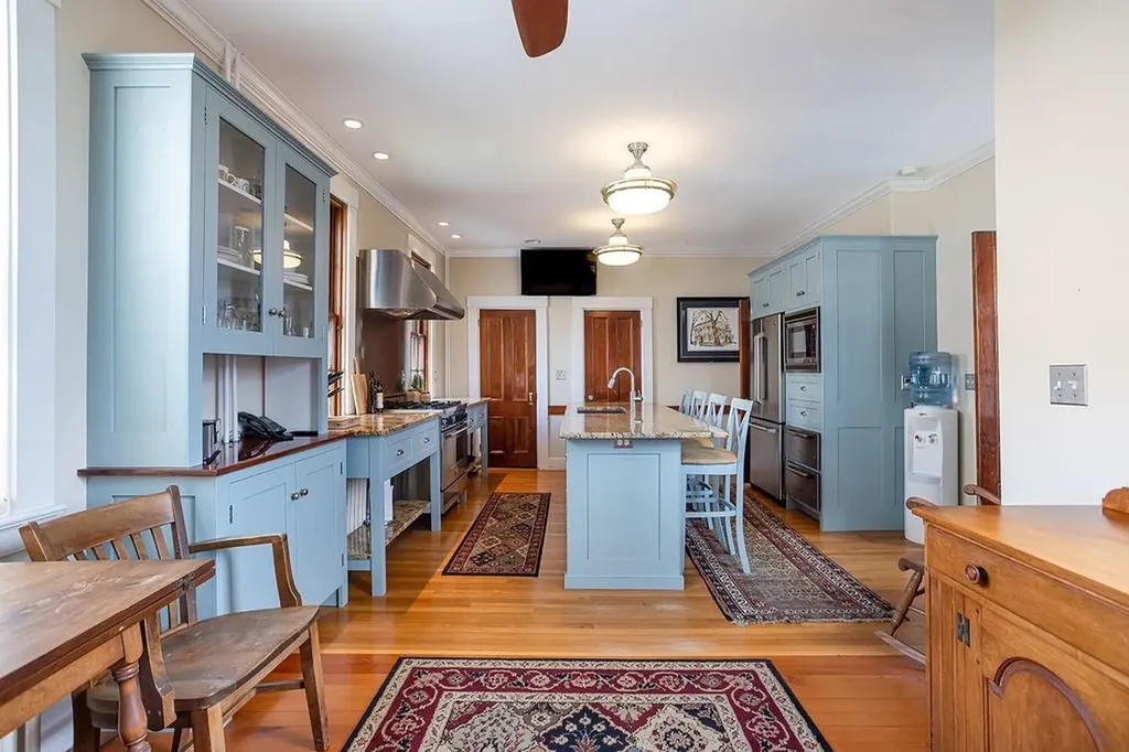10 Bull Street Newport RI 02840