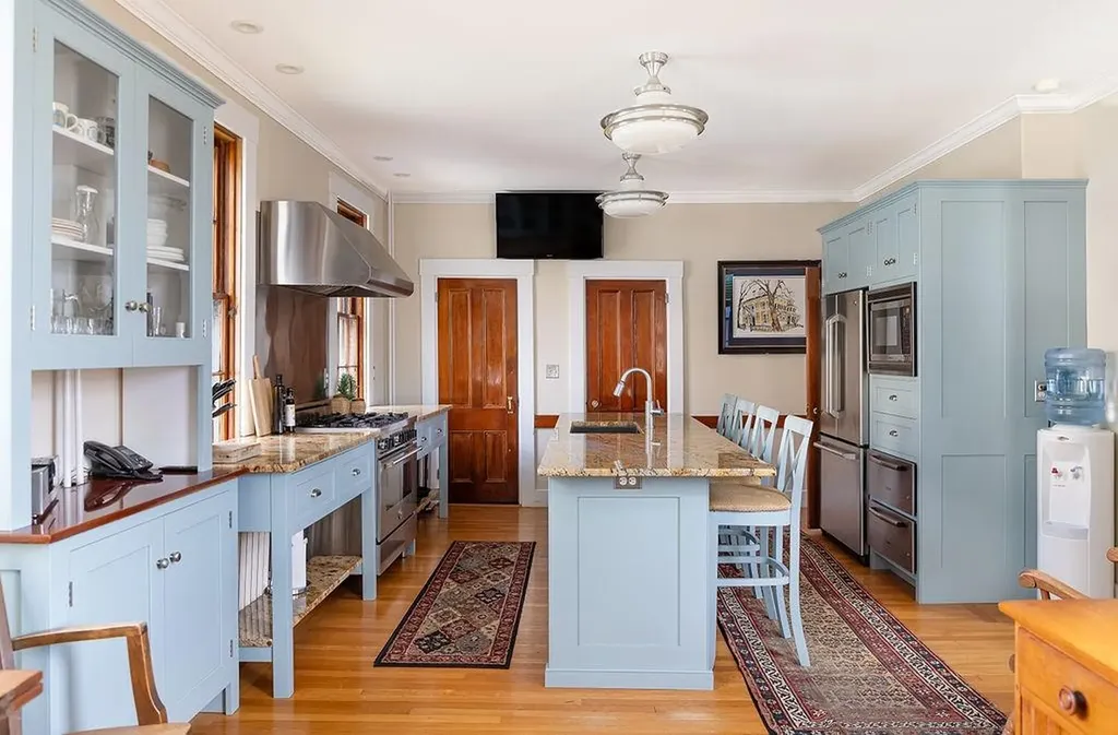 10 Bull Street Newport RI 02840