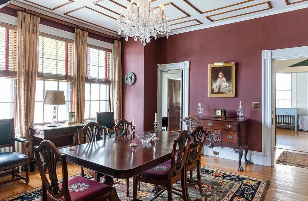 10 Bull Street Newport RI 02840