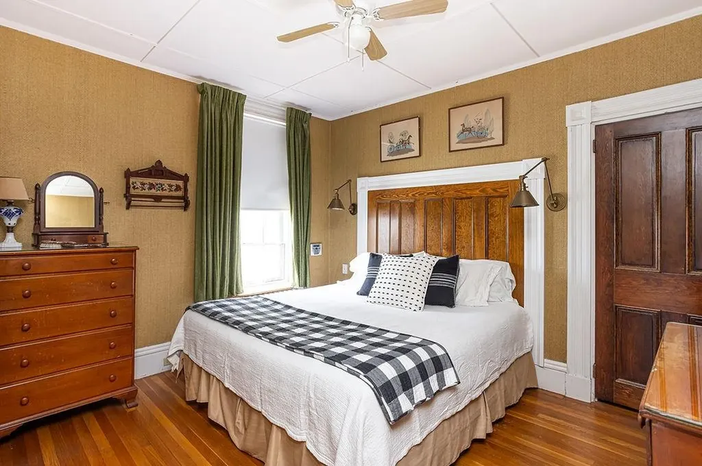 10 Bull Street Newport RI 02840