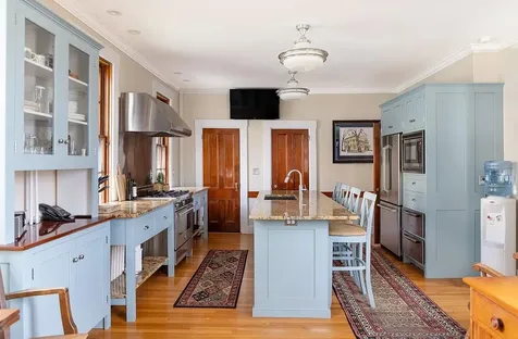 10 Bull Street Newport RI 02840