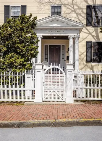 10 Bull Street Newport RI 02840