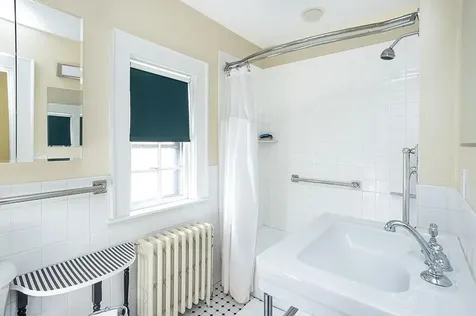 10 Bull Street Newport RI 02840