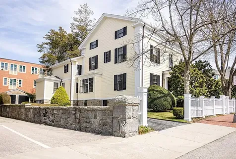 10 Bull Street Newport RI 02840