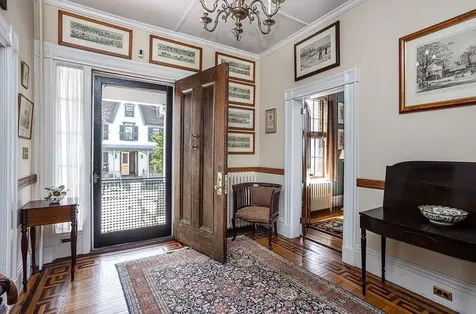 10 Bull Street Newport RI 02840