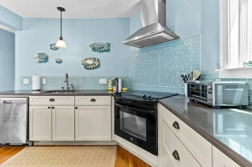 11 Ann Street Newport RI 02840