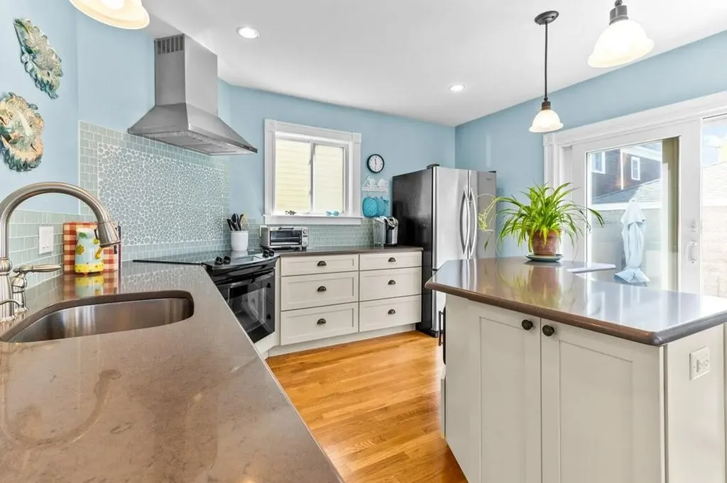 11 Ann Street Newport RI 02840