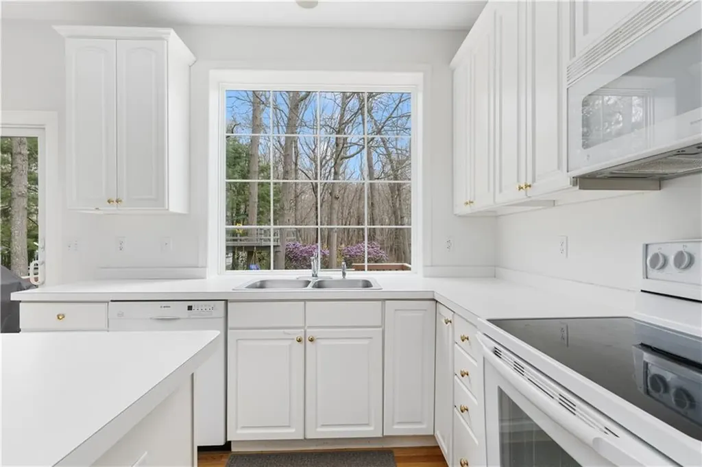 476 Sleepy Hollow Farm Road Warwick RI 02886