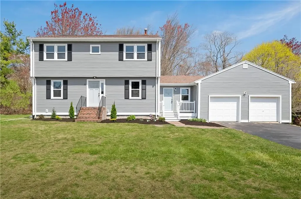 21 Hope Hill Terrace Cranston RI 02921