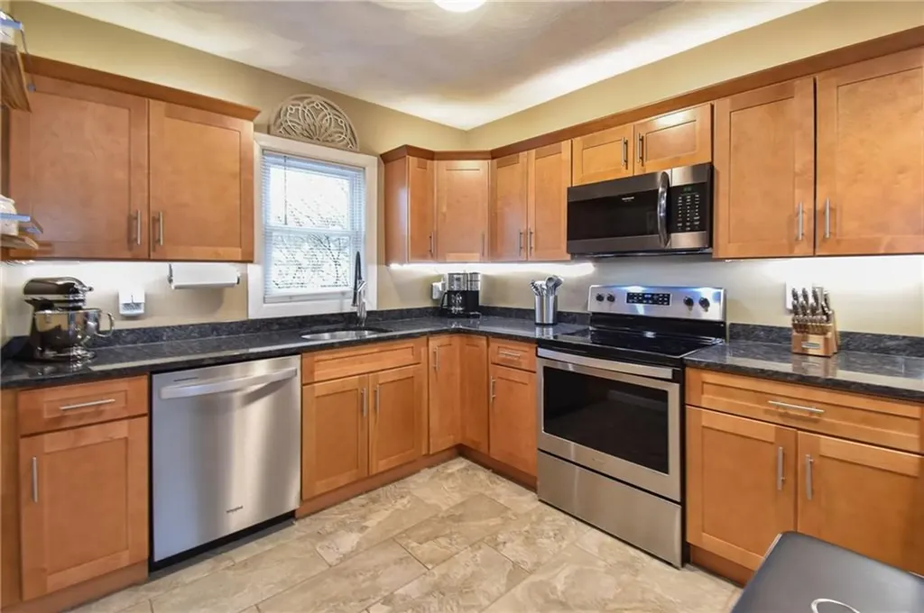 40 Arlee Street Warwick RI 02889