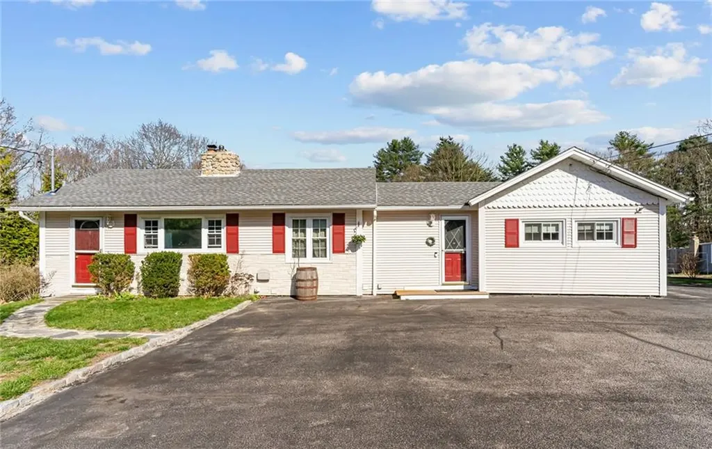 237 Knotty Oak Road Coventry RI 02816