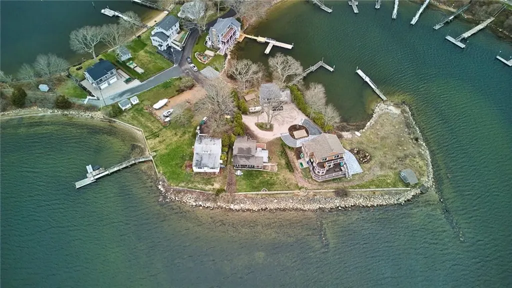 75 Wheatfield Cove Road Narragansett RI 02882