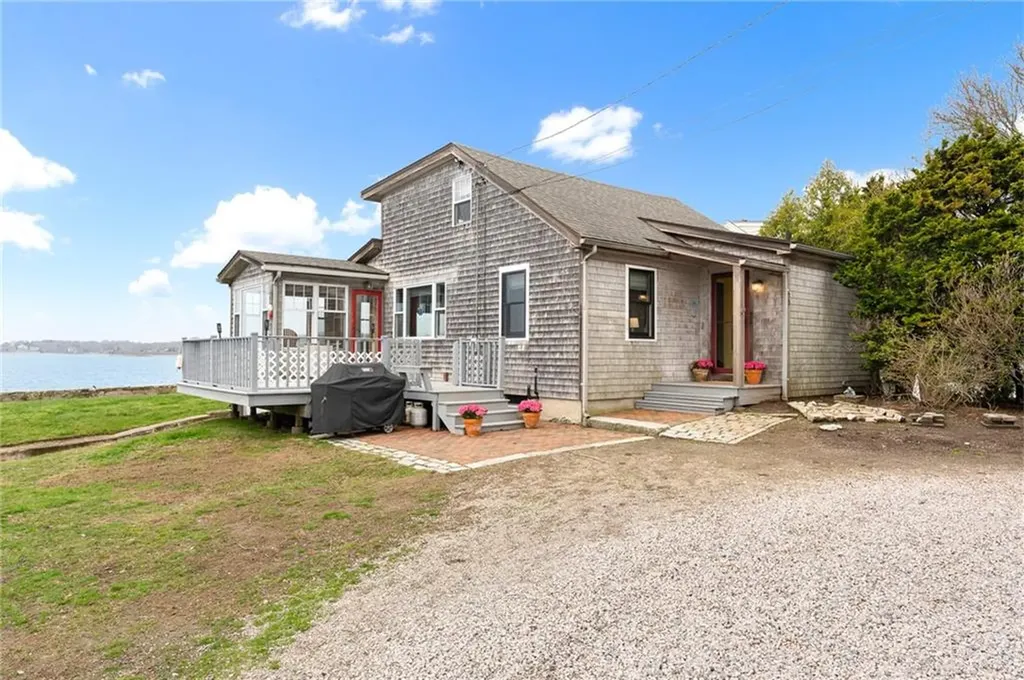 75 Wheatfield Cove Road Narragansett RI 02882