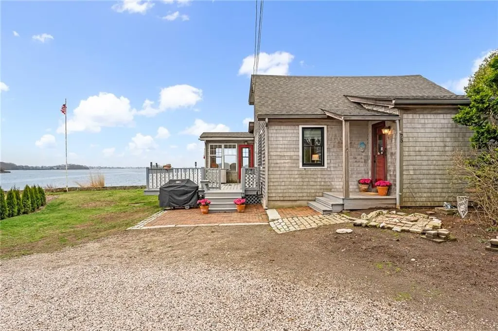 75 Wheatfield Cove Road Narragansett RI 02882