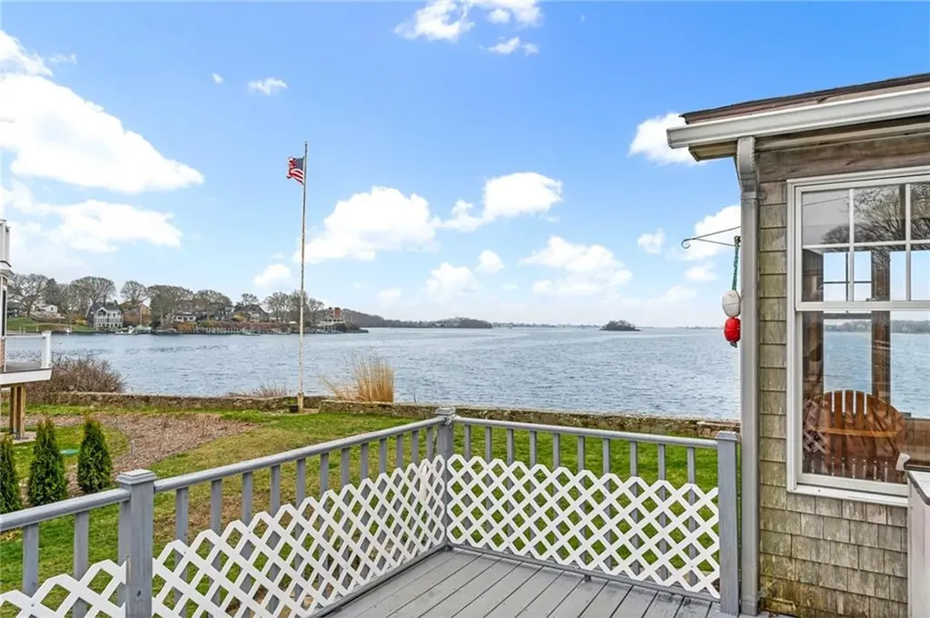 75 Wheatfield Cove Road Narragansett RI 02882