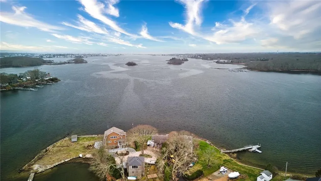 75 Wheatfield Cove Road Narragansett RI 02882
