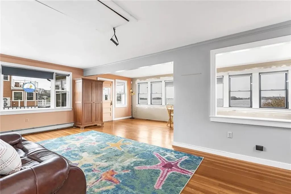 75 Wheatfield Cove Road Narragansett RI 02882