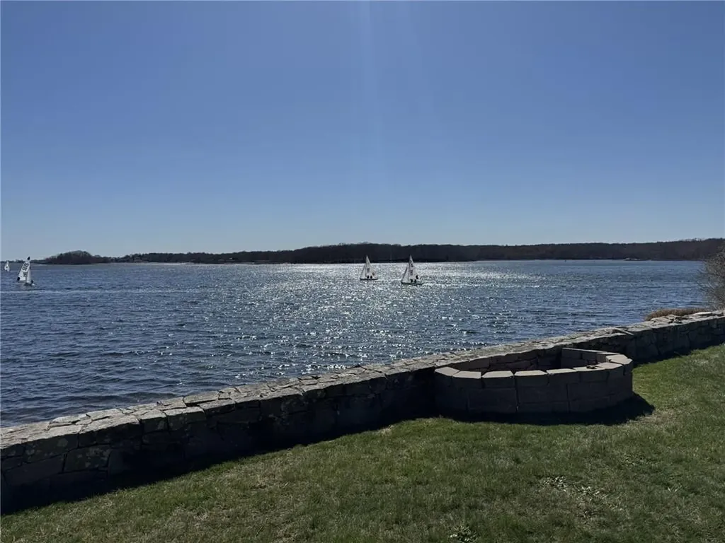 75 Wheatfield Cove Road Narragansett RI 02882