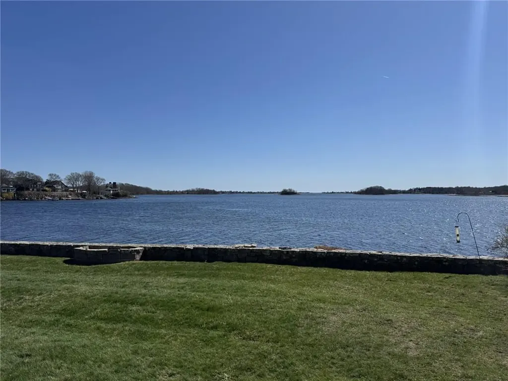 75 Wheatfield Cove Road Narragansett RI 02882