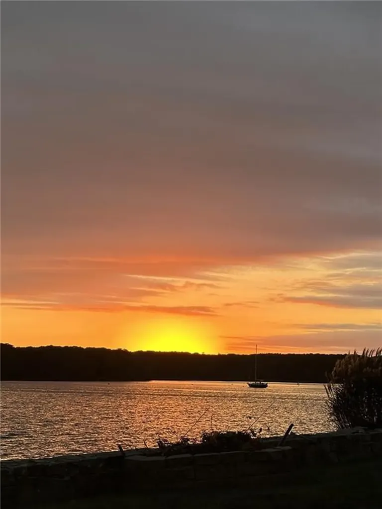 75 Wheatfield Cove Road Narragansett RI 02882