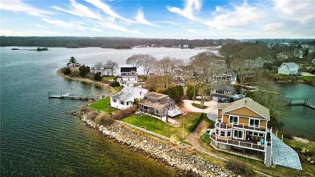 75 Wheatfield Cove Road Narragansett RI 02882