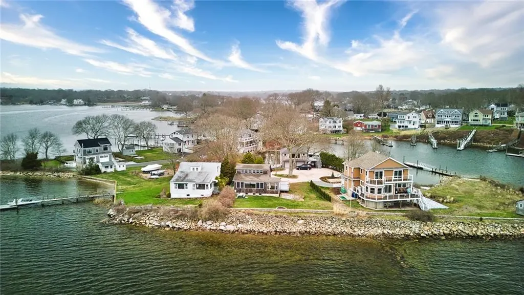 75 Wheatfield Cove Road Narragansett RI 02882