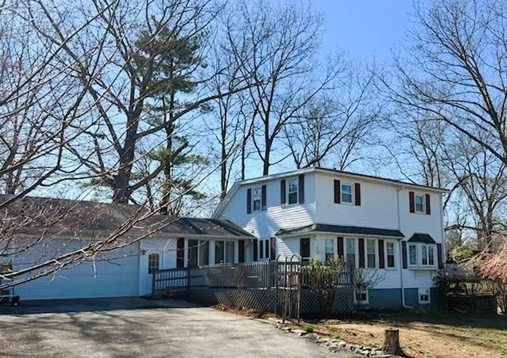 36 Lydia Avenue North Providence RI 02904
