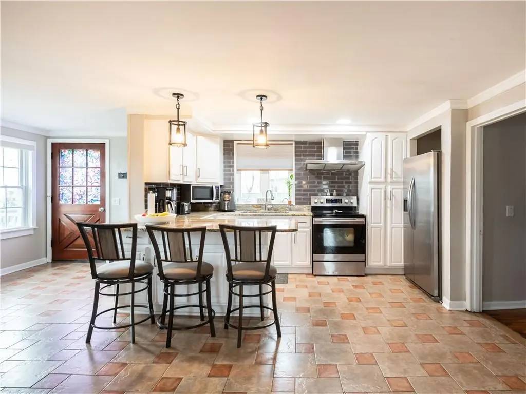 36 Lydia Avenue North Providence RI 02904
