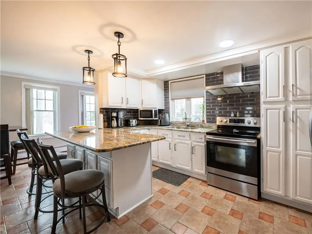 36 Lydia Avenue North Providence RI 02904