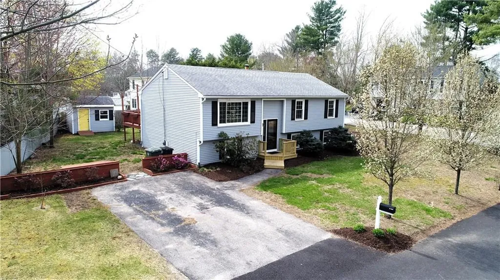 15 Quiet Avenue Coventry RI 02816