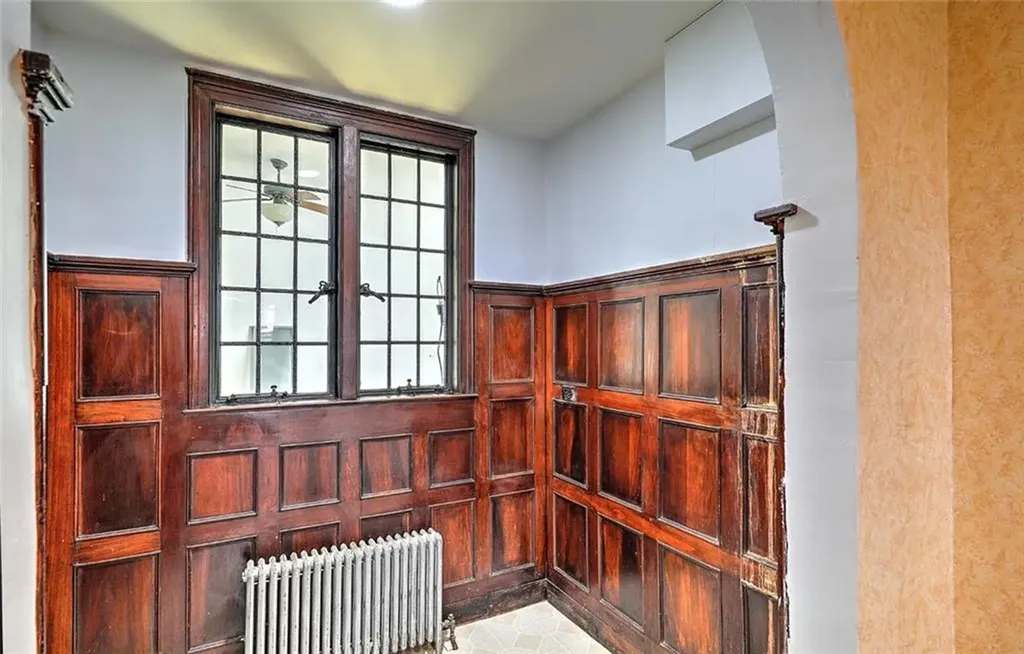 21 Laurel Avenue Providence RI 02906