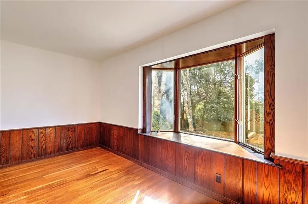21 Laurel Avenue Providence RI 02906