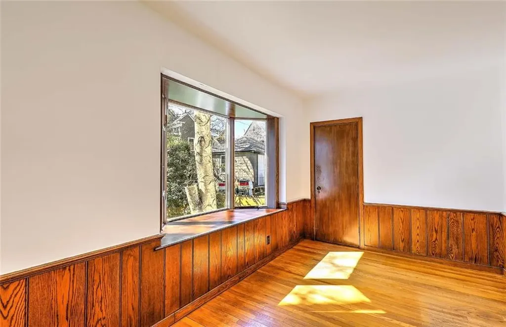 21 Laurel Avenue Providence RI 02906