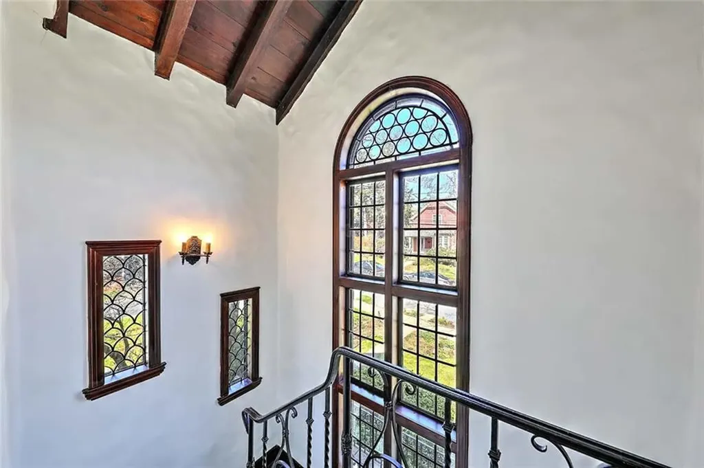 21 Laurel Avenue Providence RI 02906