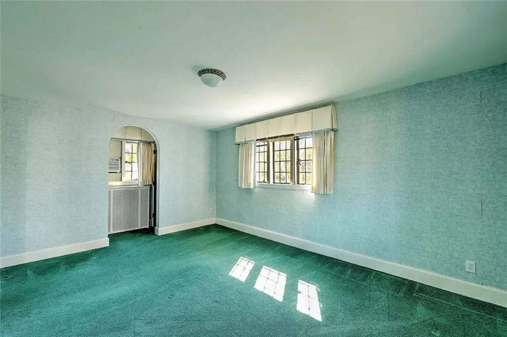 21 Laurel Avenue Providence RI 02906