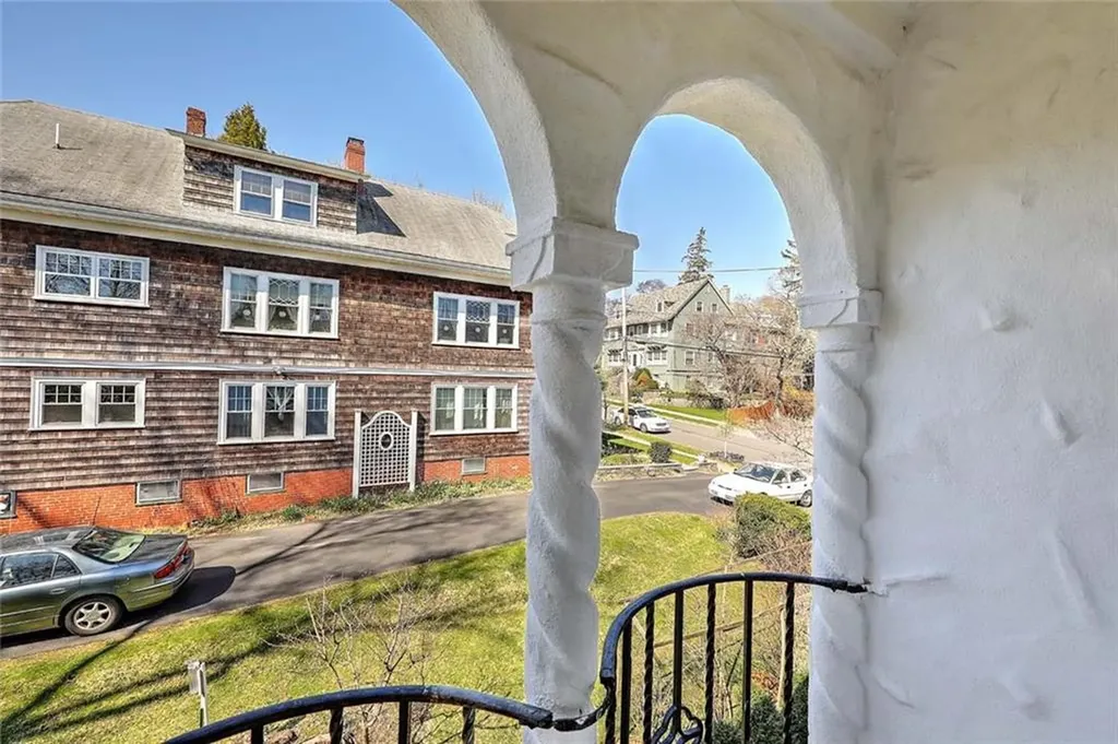21 Laurel Avenue Providence RI 02906