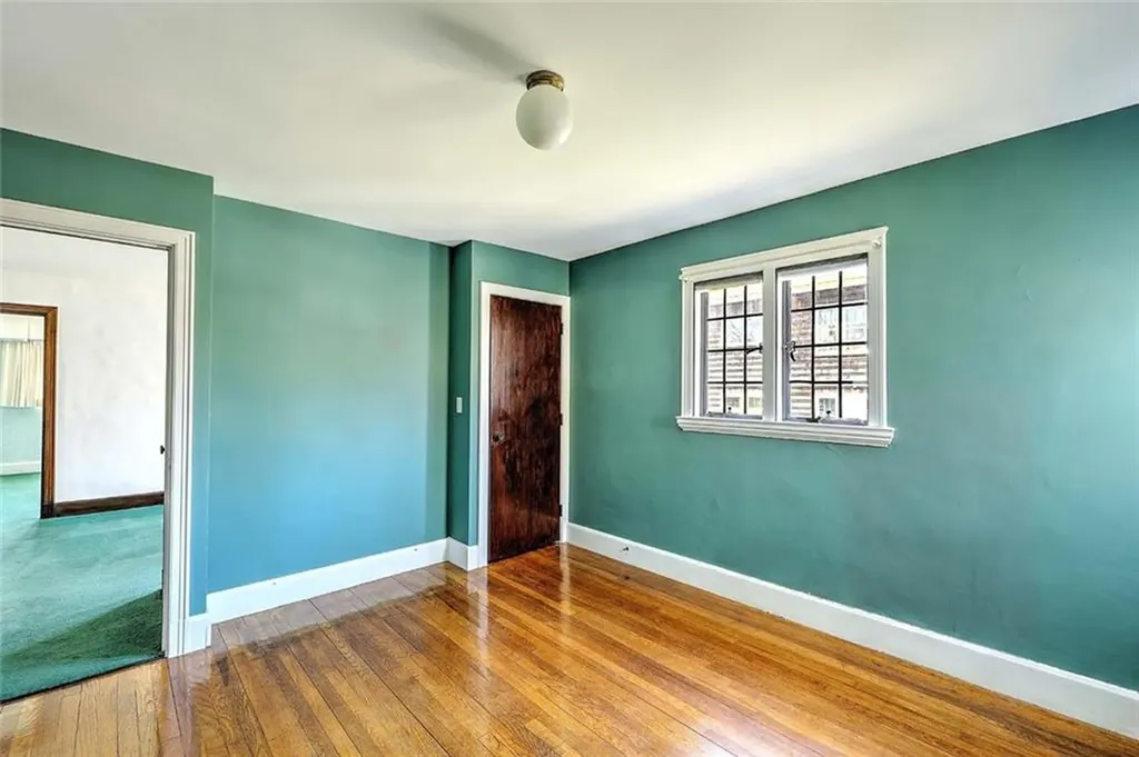 21 Laurel Avenue Providence RI 02906