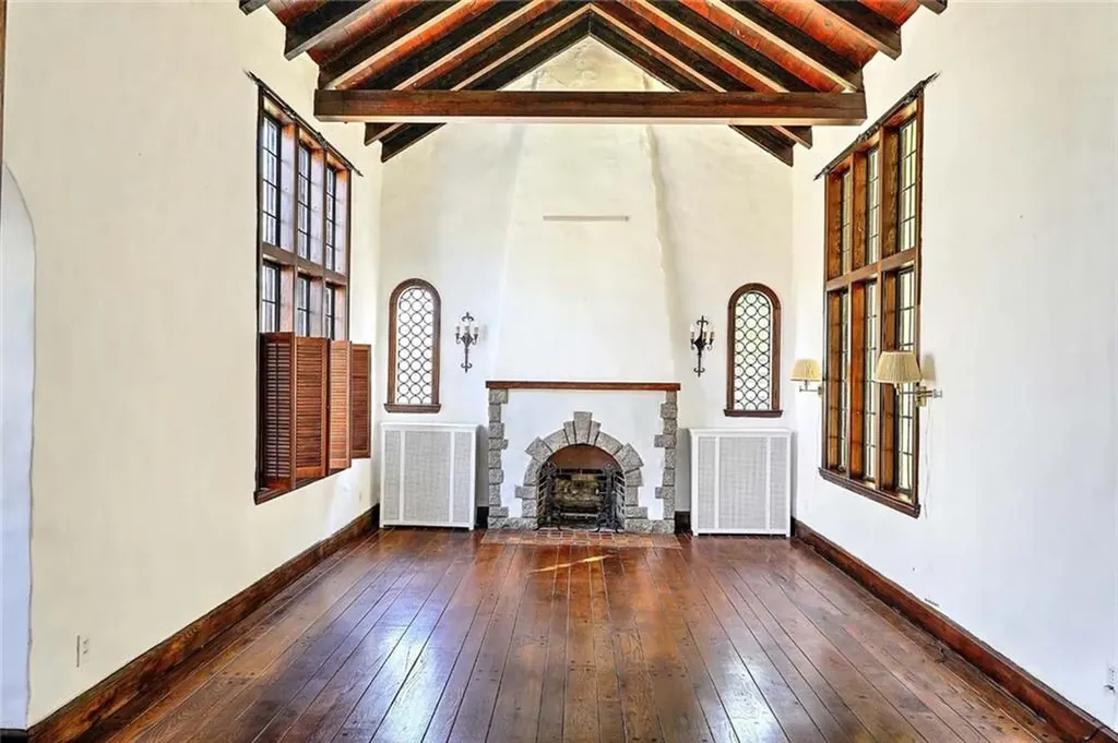 21 Laurel Avenue Providence RI 02906