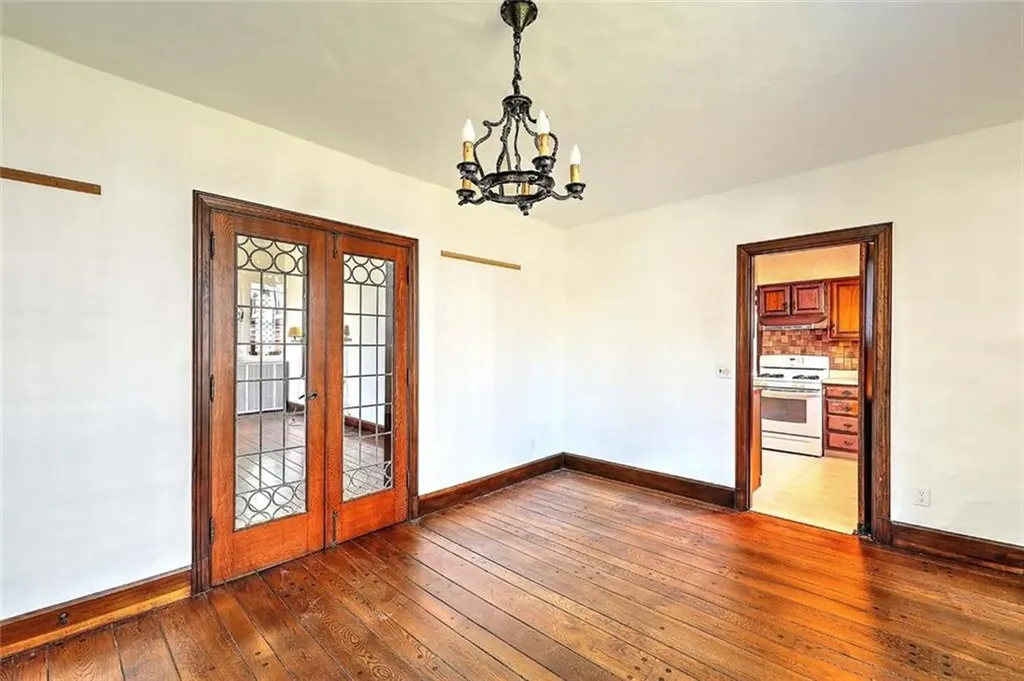 21 Laurel Avenue Providence RI 02906