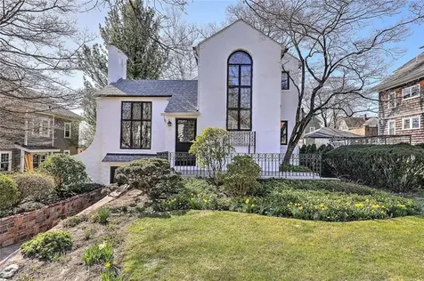 21 Laurel Avenue Providence RI 02906