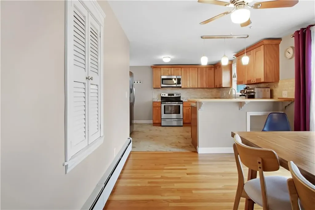 25 Caverly Street Warwick RI 02886