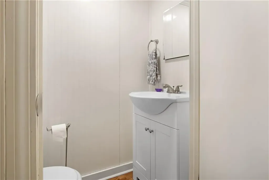 25 Caverly Street Warwick RI 02886