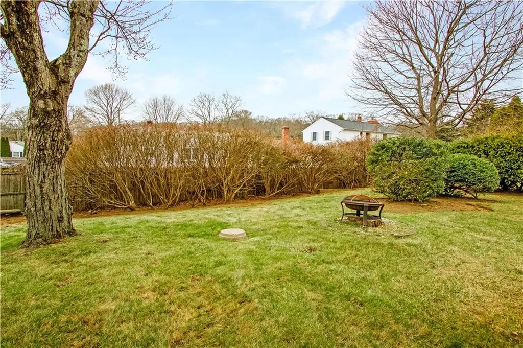 25 Caverly Street Warwick RI 02886