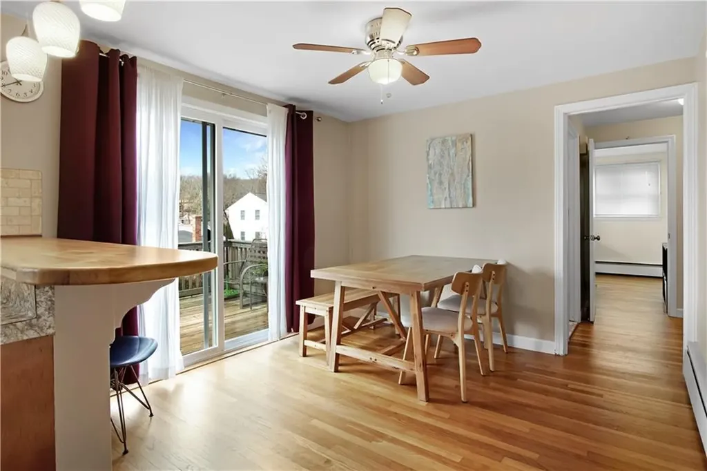 25 Caverly Street Warwick RI 02886