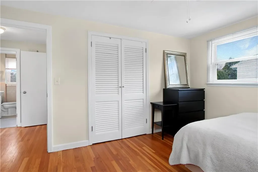 25 Caverly Street Warwick RI 02886